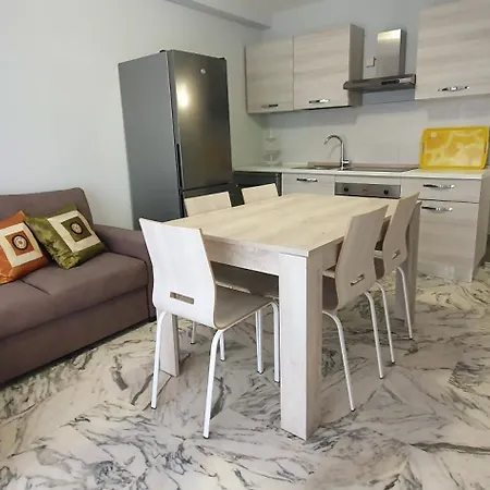 Sablettes Sea View مينتون