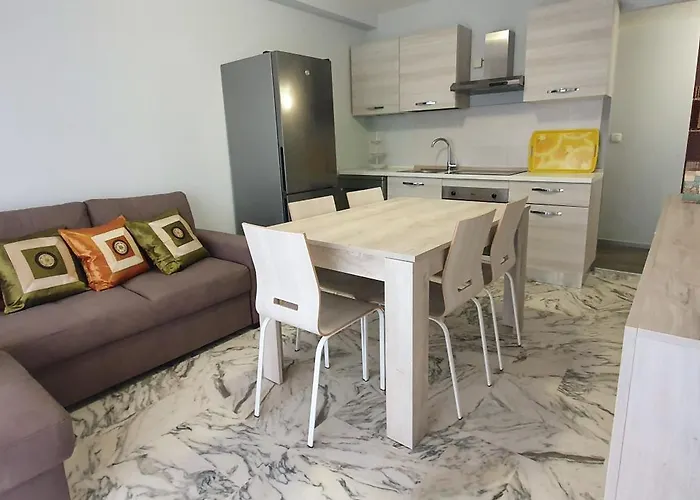 Sablettes Sea View מנטון